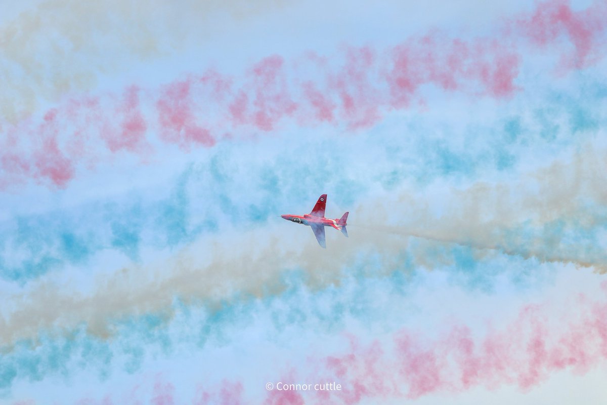 cuttle81's tweet photo. @rafredarrows @RafRed1 @RAFRed10 My lad who is 9 and big Red Arrows fan took these with my camera for the first time. #redarrows #raf #aviation #avgeek #avlover #RIAT https://t.co/O5I10AOhMj