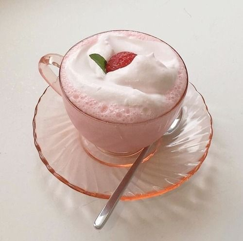 daily_dolce's tweet photo. Strawberry pink drinks https://t.co/STMwLKOsyO