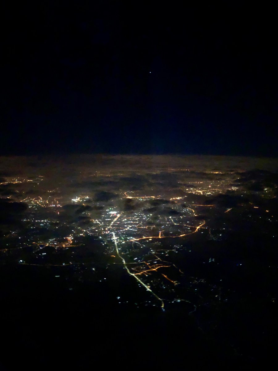 qqsy_99's tweet photo. 不可以只爱我精心打扮后的皮囊  要爱我卸妆后星星点点的素颜  爱我脆弱敏感的神经  要爱坦诚直白的我 https://t.co/559yJ2EXWD