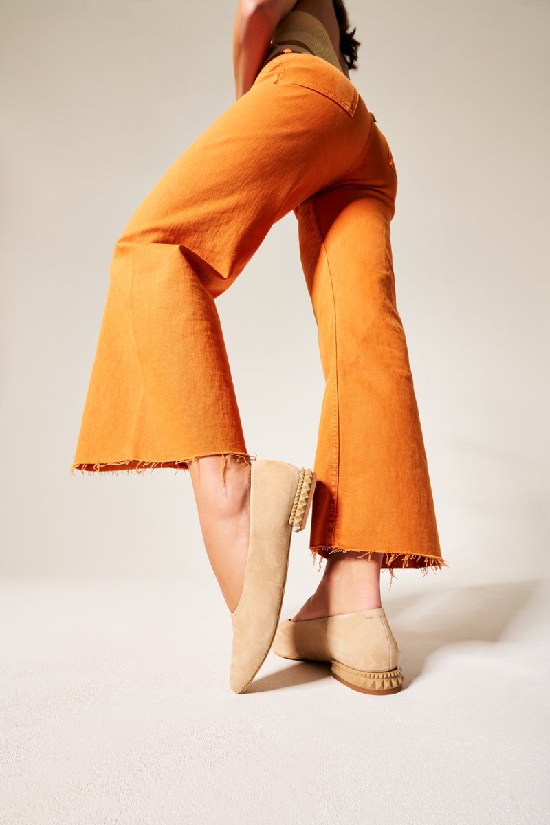 Beautiful flats containing arch support, cushioned insoles and super soft suede…✨ ‘Pippa’ - available in 3 colours!