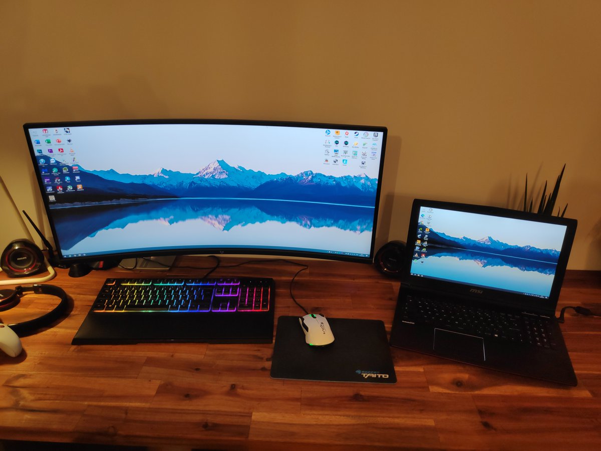 AFAB_Informatiq's tweet photo. 34 pouces vs 15,6 pouces en photo, ça fait une bonne différence !
Écran à gauche: FoxSpirit PGM340V2
Écran à droite: PC portable MSI gamer GP62
#Versus #foxspirit #pgm340v2 #LDLC #topachat #ultrawide #34pouces #MSI #MSIGAMING #pcgamer #pcgamingsetup #steup #gaming #écrangamer https://t.co/FrqwPbCOKB