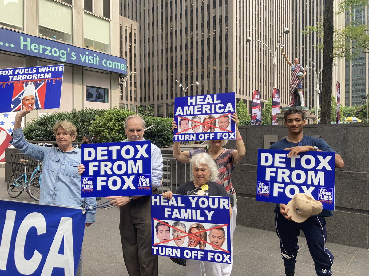 TruthOverFox's tweet photo. #FoxLies can’t hide behind pro-women #LibertyAlex #WWConFox hashtags.
What if a player wants to terminate an unwanted pregnancy? Are you with them then, @foxandfriends @FoxNews?
@riseandresistny @StopGOPFox @abughazalehkat @MoveOn @postcards4USA @BrainwashingDad @MAD_Democracy https://t.co/1zD5ETWmBI