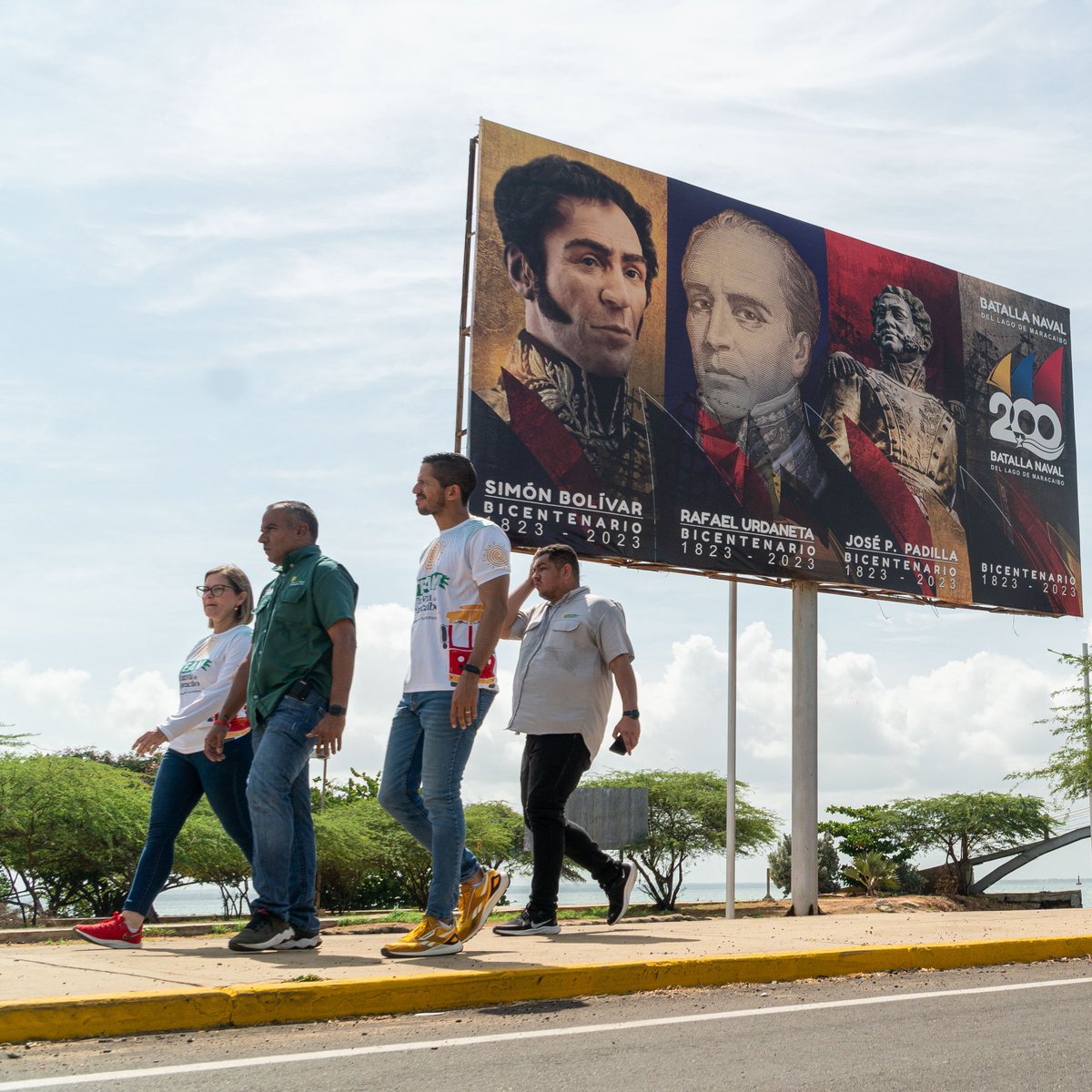 #FlashInformativoMcbo: La Alcaldía de Maracaibo informa a la ciudadanía que, desde este lunes #17Jul, por los preparativos con motivo a la conmemoración de los 200 años de la Batalla Naval del Lago, el acceso al parque Vereda del Lago permanecerá limitado.