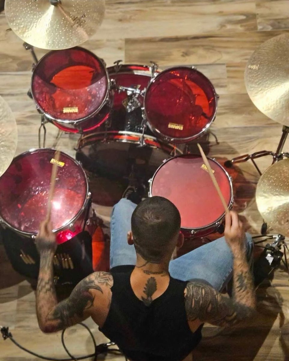 ZaynDailyTR's tweet photo. Zayn'in instagram gönderisi 🥁 https://t.co/SfuWtFdpIG