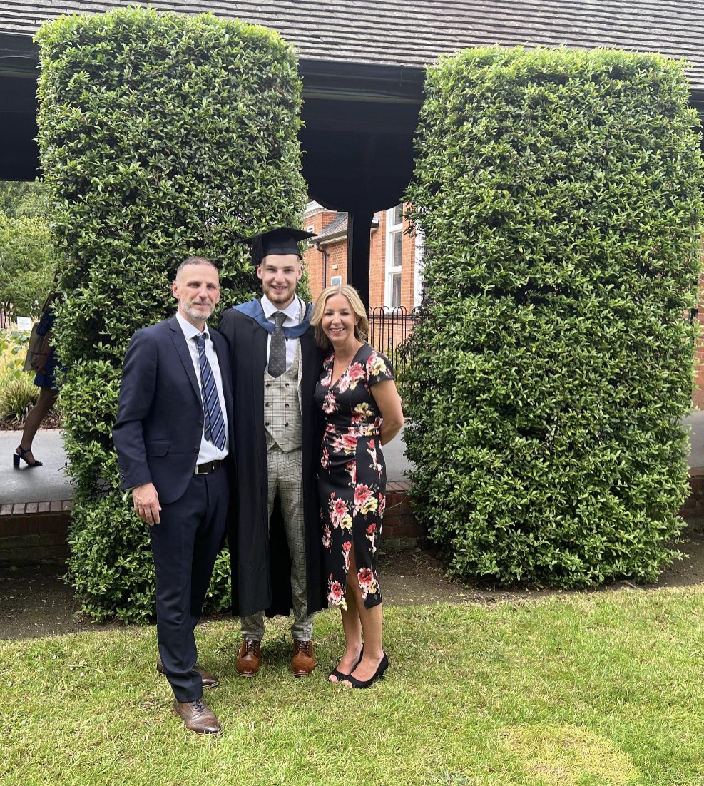 Lisa Saunders tweet media