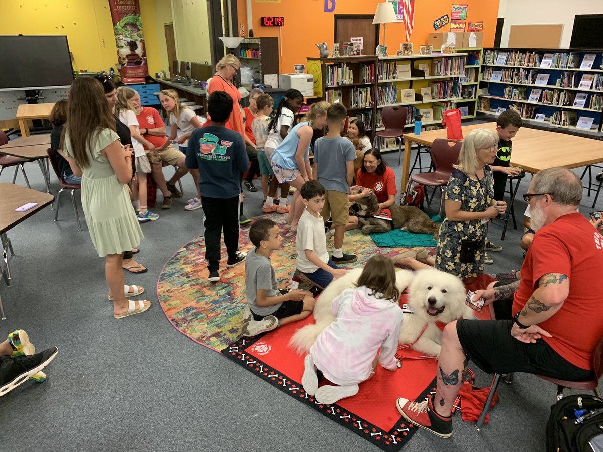 ktbittle's tweet photo. Favorite day at Elevate!  Thank you to the Go Team Therapy Dogs for coming to visit our students today!! https://t.co/ppfV10cx4J