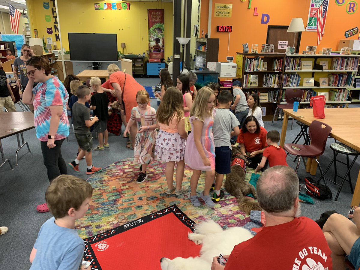 ktbittle's tweet photo. Favorite day at Elevate!  Thank you to the Go Team Therapy Dogs for coming to visit our students today!! https://t.co/ppfV10cx4J