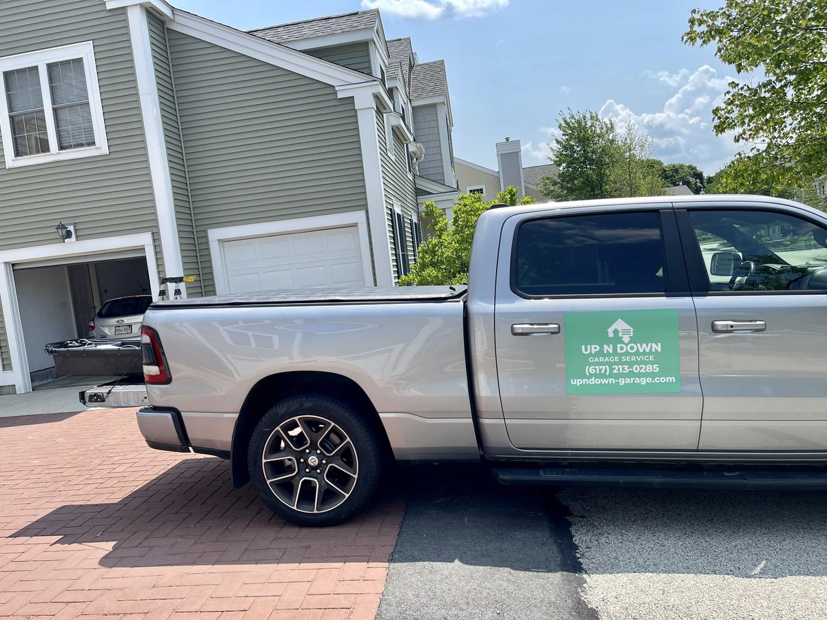 UPNDOWNGarage's tweet image. Open doors to convenience and security! Check out our reliable garage door services and let our trusty team roll in for all your garage needs. #GarageMasters #YourGarageExperts #UnlockingPotential #garagedoor #supportsmallbusiness #inspiration