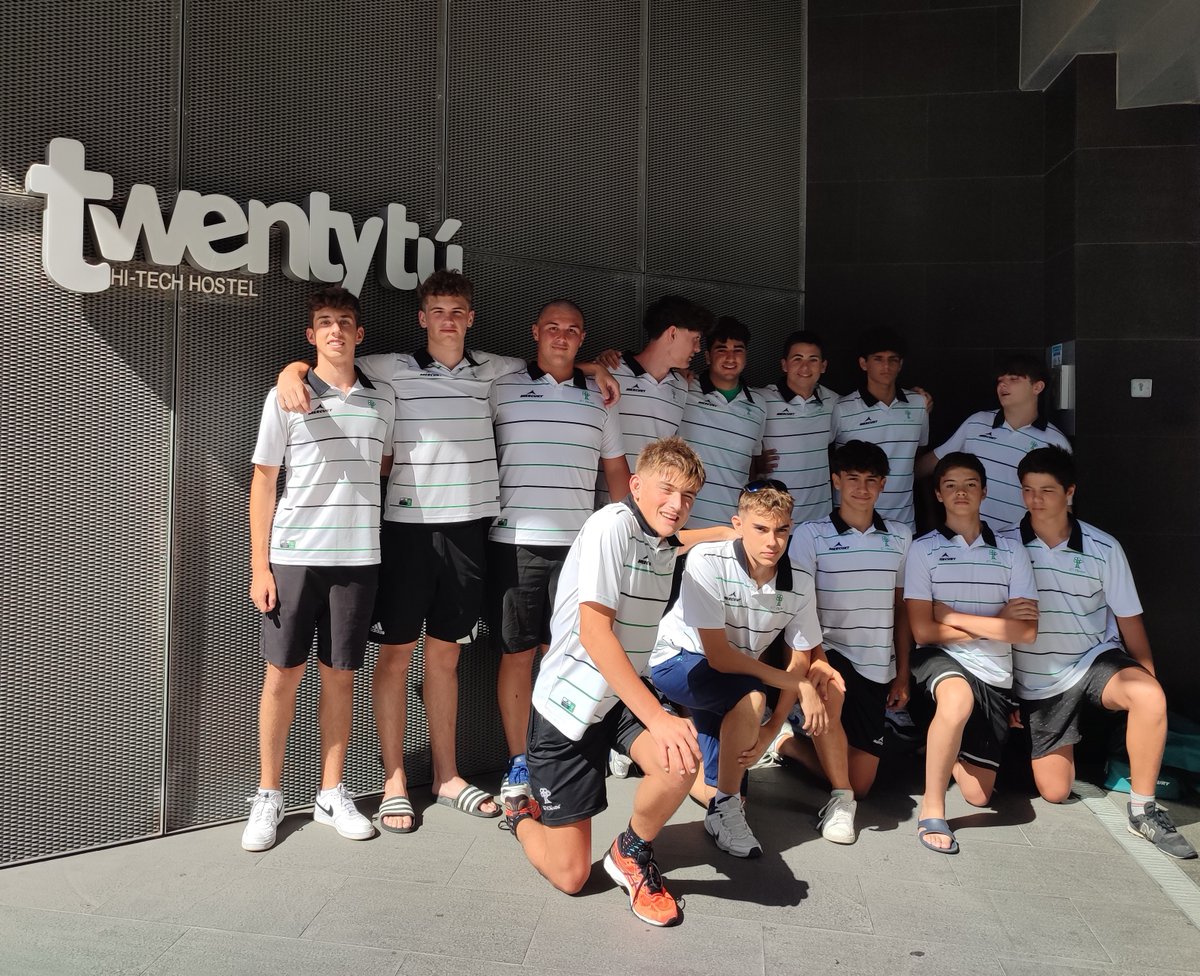 El equipazo de #waterpolo <a href="/OlivarWpolo/">Waterpolo El Olivar</a>
viene directamente desde Zaragoza para competir en el Campeonato Nacional de Waterpolo en Barcelona 🤽🏻‍♀️Desde <a href="/TwentytuHostel/">TWENTYTU HOSTEL BCN</a> os deseamos mucha suerte y energía, ¡a por tod@s!📷 #Waterpolo #WaterpoloChampionchip #CampeonatoWaterpolo