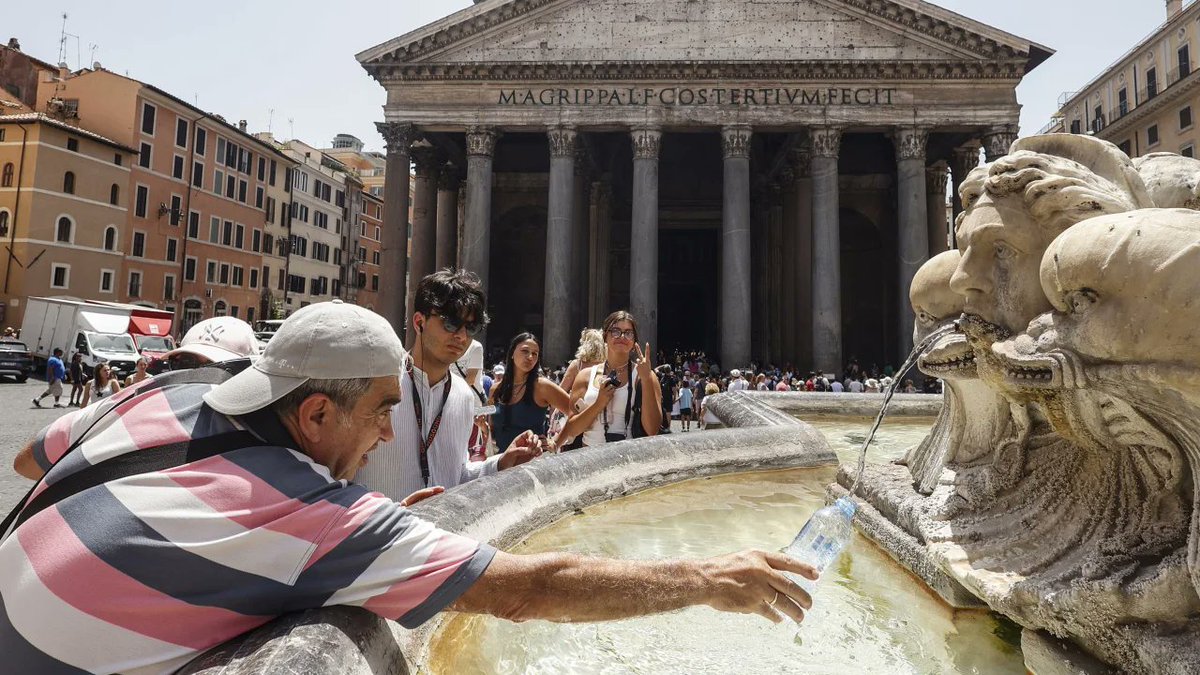 'We used to make fun of tourists who dipped their feet in Rome's fountains... Now local white collar workers on lunch break shyly unbutton their shirt sleeves and place their wrists under the water,' Silvia Marchetti's @CNNOpinion on Italy's inferno: edition.cnn.com/2023/07/18/opi…