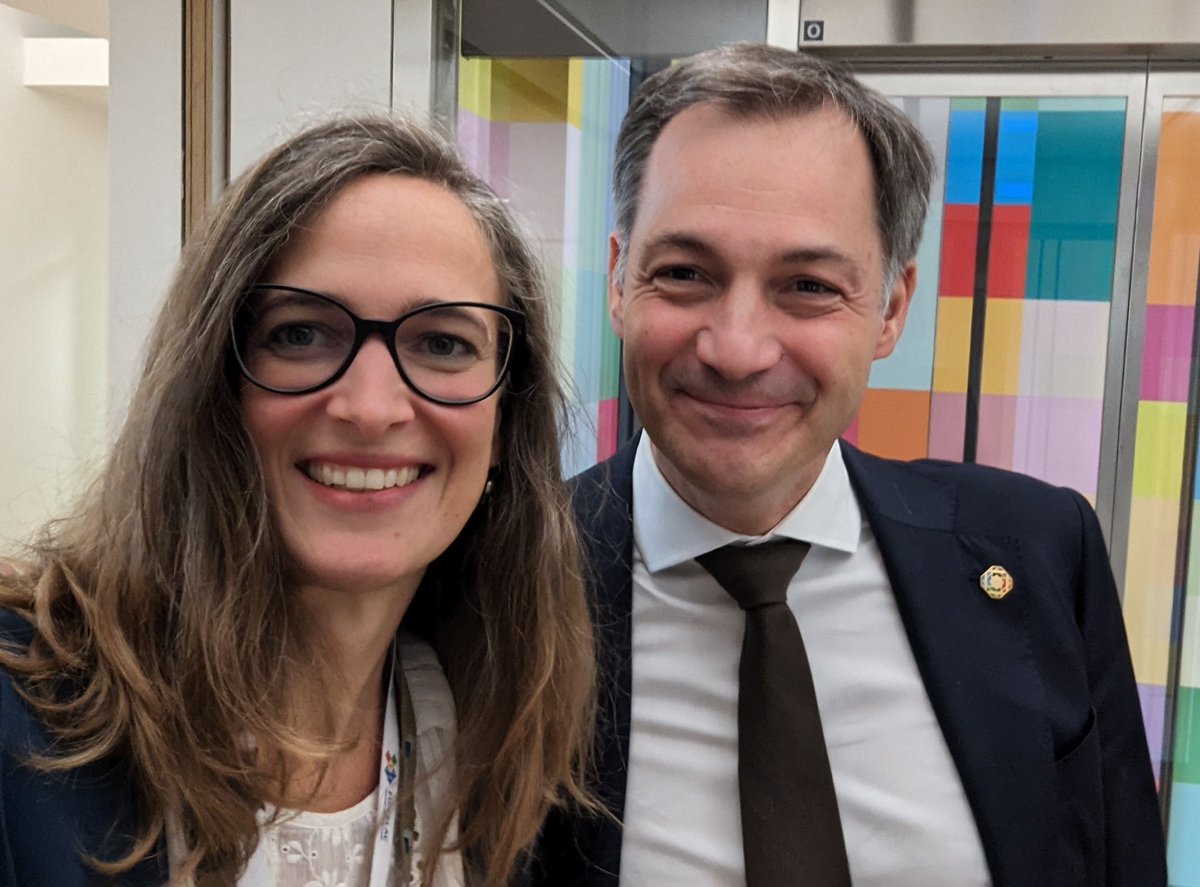 carolevaneyll's tweet photo. Today was my last day as Diplomatic Advisor to the Prime Minister 🇧🇪

Thank you @alexanderdecroo - it has been an incredible journey since 2020! 

Also wish to thank all colleagues, in #Belgium &amp; abroad, for contributing to giving it shape &amp; substance 🙏

Off to new adventures 🌍 https://t.co/JxmVO80g7j