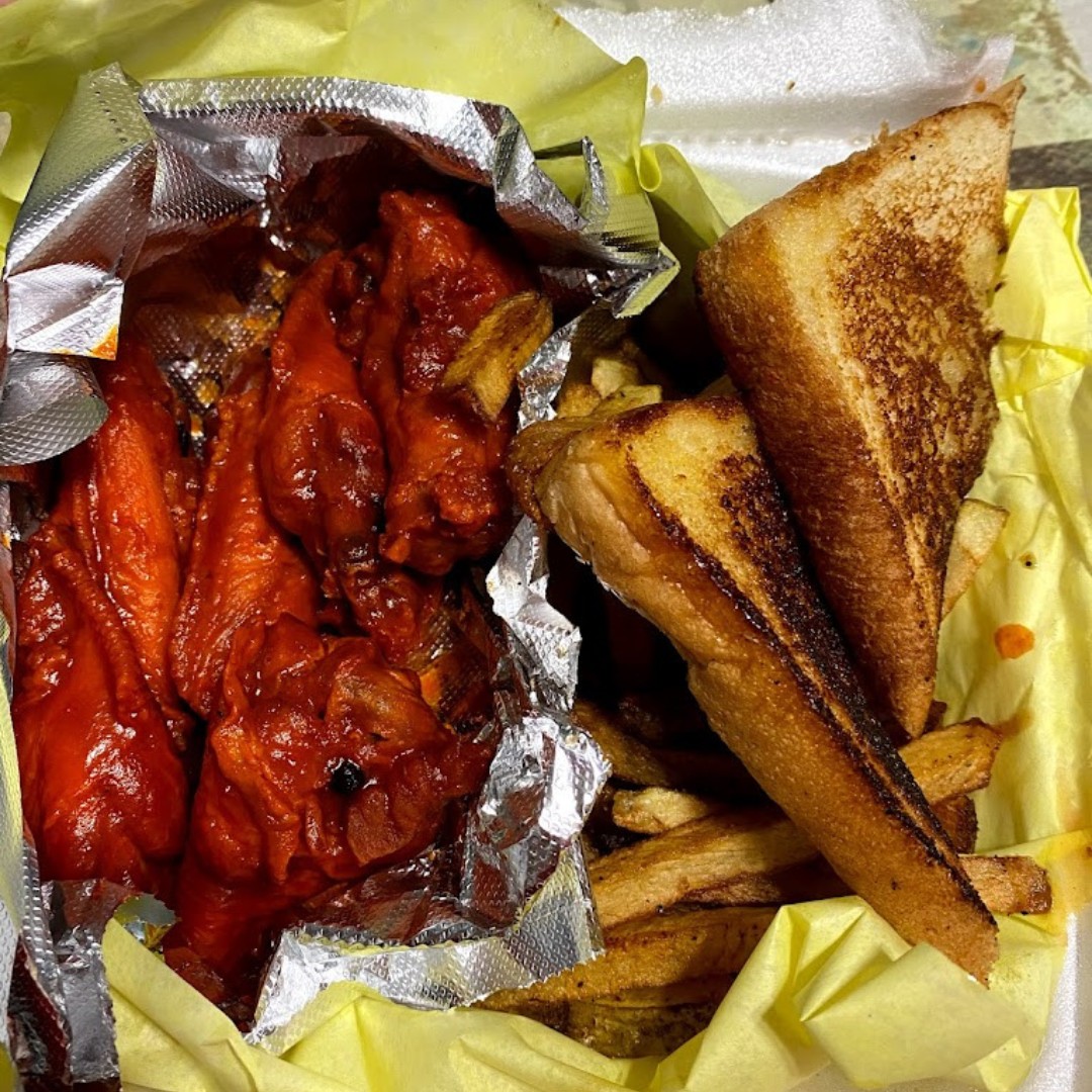 laurasbbqtx's tweet photo. What's your favorite thing on Laura's menu? Let us know in the comments! 
#bbq, #dallasbbq, #texanbbq, #texanbbq, #dallastx, #texaseatlocal, #dallaseatlocal https://t.co/iD6l8g1uJC