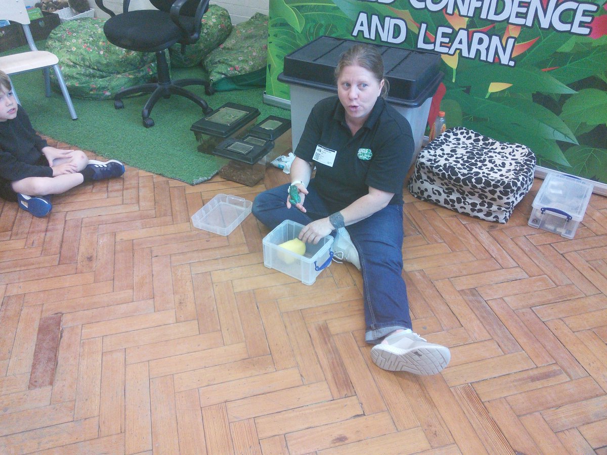 FS2Markeaton's tweet image. We were so excited to see #JungleJo this morning. Her talks were brilliant and she had amazing creatures to look at...if we were brave enough we could even hold them! #MPSSTEM🐍🐛🕷️🐸