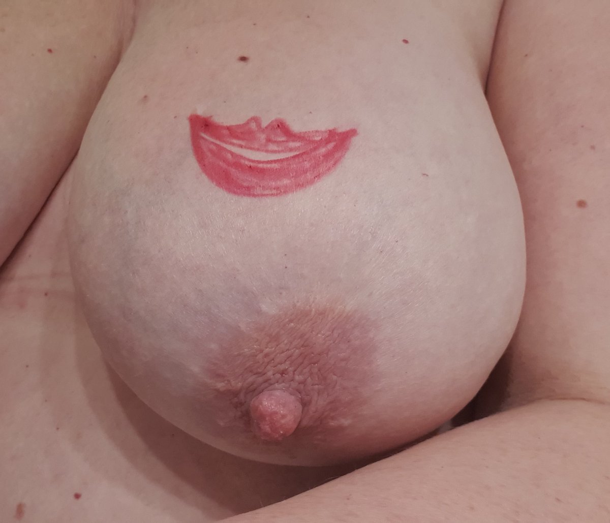 55ladybigtits's tweet photo. I have 397 followers on Twitter... I really want 400 today! And I also want at least 100 of them to be my fans in OnlyFans!
What do you suggest to do?
Kisses to all of you!

#milf #boobs #followme #onlyfansbabe https://t.co/X624w1WUq7