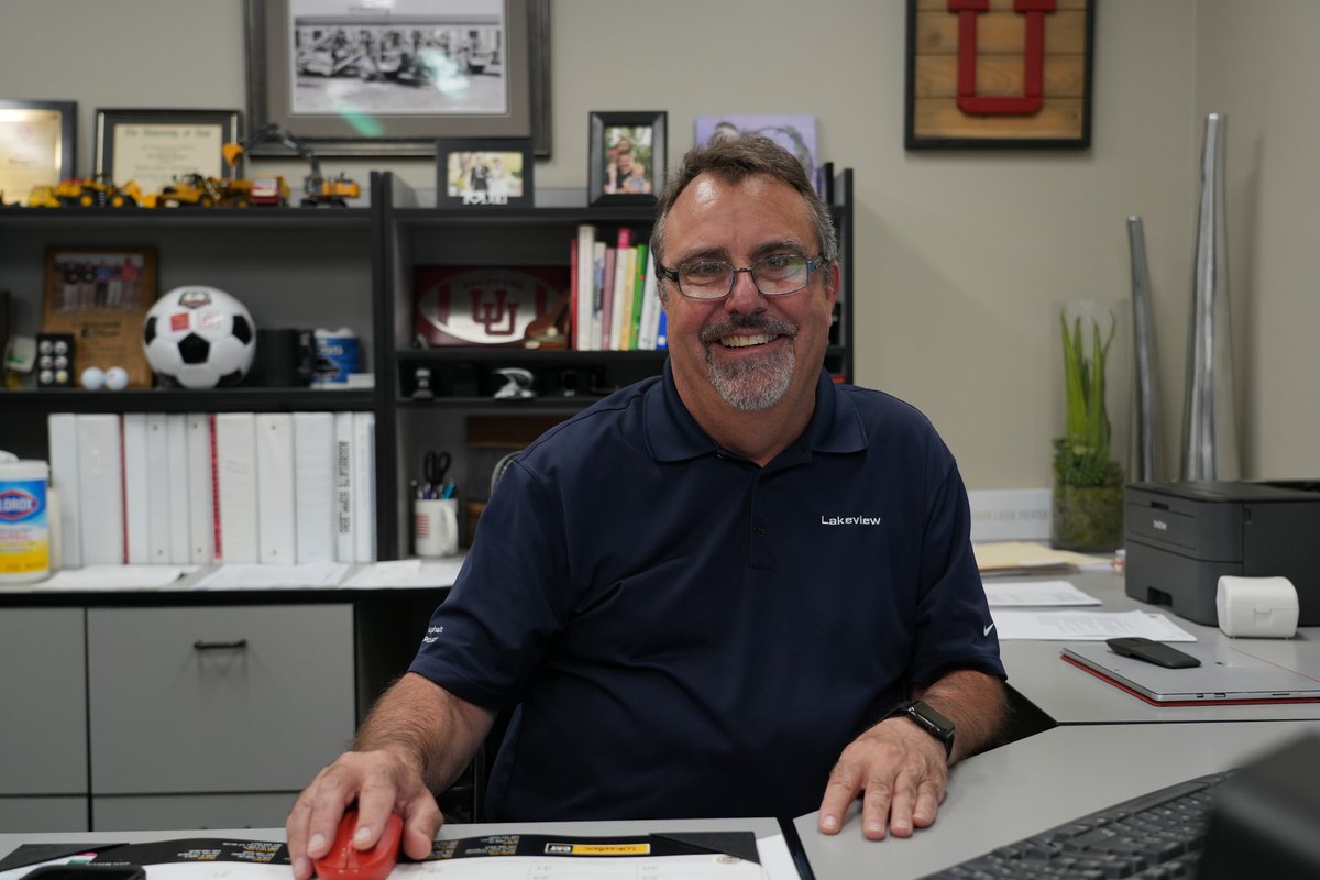 LakeviewrockUT's tweet photo. Our VP of Excavation, Jogn Burgraf, shares why he loves working at Lakeview.  "At Lakeview, my favorite things are the people. There’s excellent collaboration and camaraderie. Everyone is respectful.  We also build really cool stuff. My favorite thing about work is the people." https://t.co/baTzDu3ylY