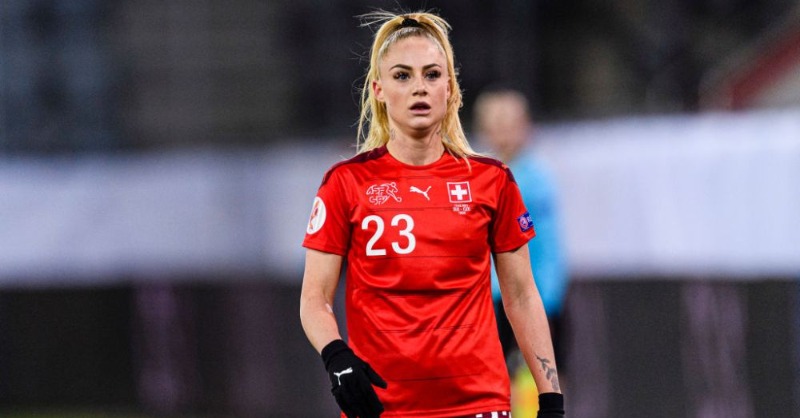 SportsPro's tweet photo. Alisha Lehmann ranked most engaging player at 2023 Women's World Cup (@sponsorunited). Details👇

🇨🇭 Swiss star's engagement equals half that of all #WWC players combined
🇪🇸 Alexia Putellas ranked 2️⃣nd for engagement
🇺🇸 Alex Morgan has ten more endorsements than any other player