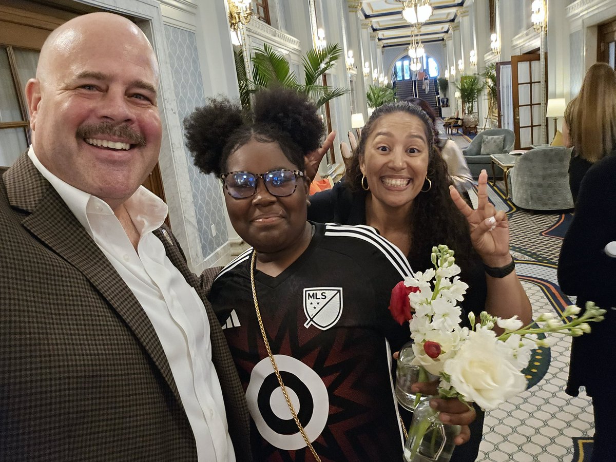 United In Spirit ⚽️⚫🔴🟢🟡💙💪 tweet media