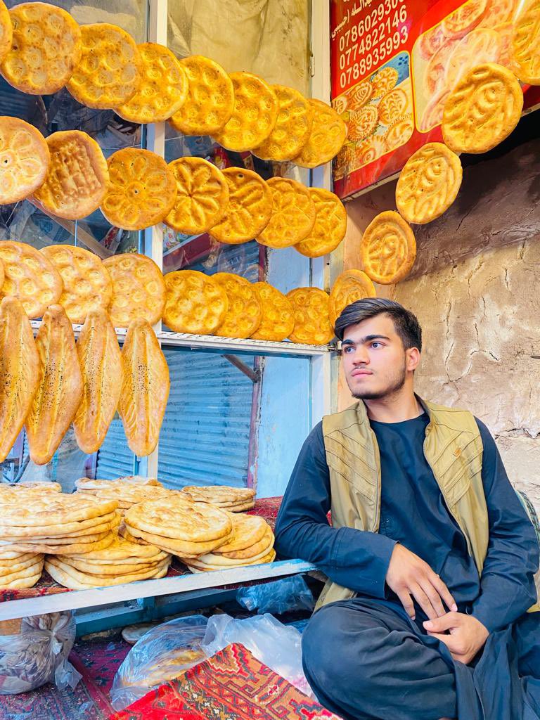 VisitAFG's tweet photo. The tasty bread of Afghanistan 😍 https://t.co/pRGscQR5Bt