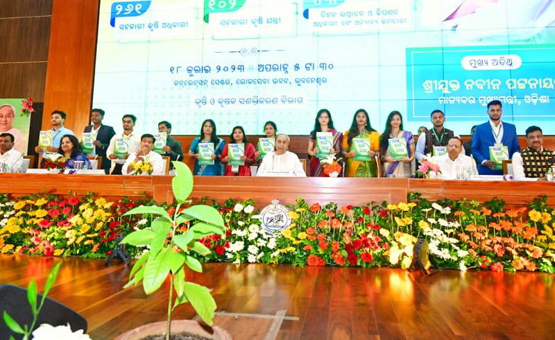 CMO_Odisha's tweet photo. CM said, the large number of appointment in one go will provide a big boost to @krushibibhag. CM said that the new officers have requisite knowledge, skill & expertise to serve the farmers and added that they will make significant contribution to farm sector in next 3 decades.     

CM advised the newly recruited officers to follow #5T principles and contribute to the transformation of farm sector. CM underscored that all the actions of the young officers should be directed at the empowerment of farmers.