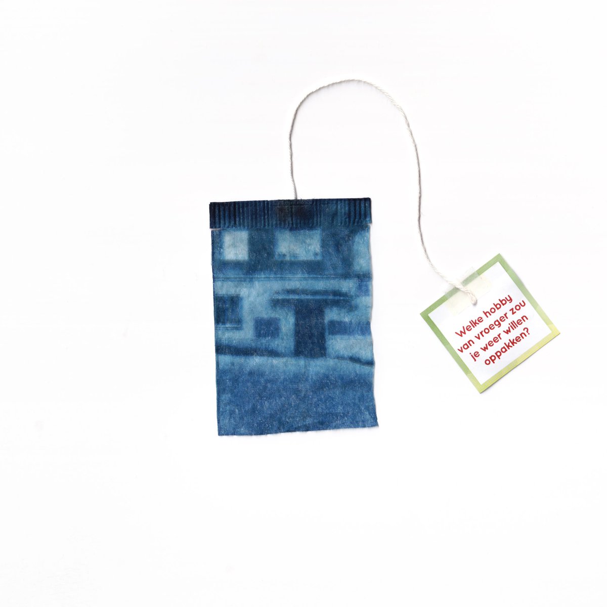 tomafotograaf's tweet image. Cyanotypes on teabags! #alternativephotography