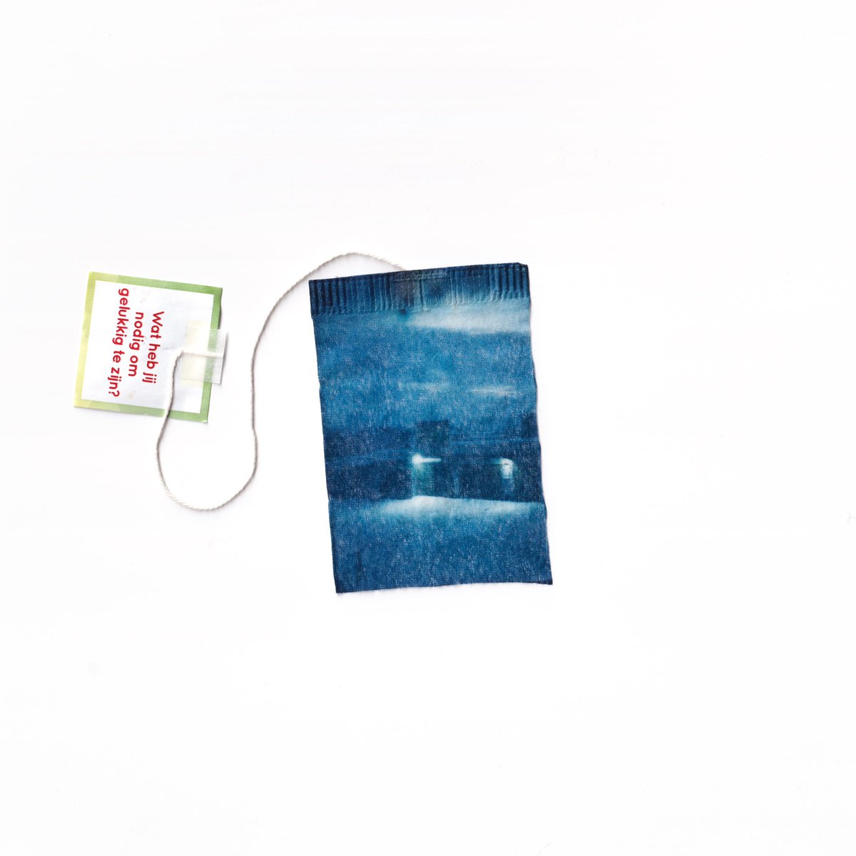 tomafotograaf's tweet image. Cyanotypes on teabags! #alternativephotography