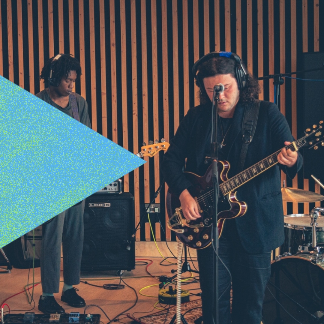 Jericho Keys (@jerichokeys) on Twitter photo Ahead of their headline show <a href="/TheCrescentYork/">TheCrescentYork</a> we have <a href="/penninesuite/">Pennine Suite</a> in session tonight from 8 PM 🦩
Some others numbers from <a href="/feensband/">THE FEENS</a> <a href="/BillieMarten/">Billie</a> <a href="/KritikalPowers/">Kritikal Powers</a> <a href="/theavelles/">theavelles</a> <a href="/magpiesmusicuk/">The Magpies</a> <a href="/NeptuneAxis/">Axis Neptune</a> and many more.
bbc.co.uk/programmes/p0f…
📷George Antony Ahead of their headline show <a href="/TheCrescentYork/">TheCrescentYork</a> we have <a href="/penninesuite/">Pennine Suite</a> in session tonight from 8 PM 🦩
Some others numbers from <a href="/feensband/">THE FEENS</a> <a href="/BillieMarten/">Billie</a> <a href="/KritikalPowers/">Kritikal Powers</a> <a href="/theavelles/">theavelles</a> <a href="/magpiesmusicuk/">The Magpies</a> <a href="/NeptuneAxis/">Axis Neptune</a> and many more.
bbc.co.uk/programmes/p0f…
📷George Antony