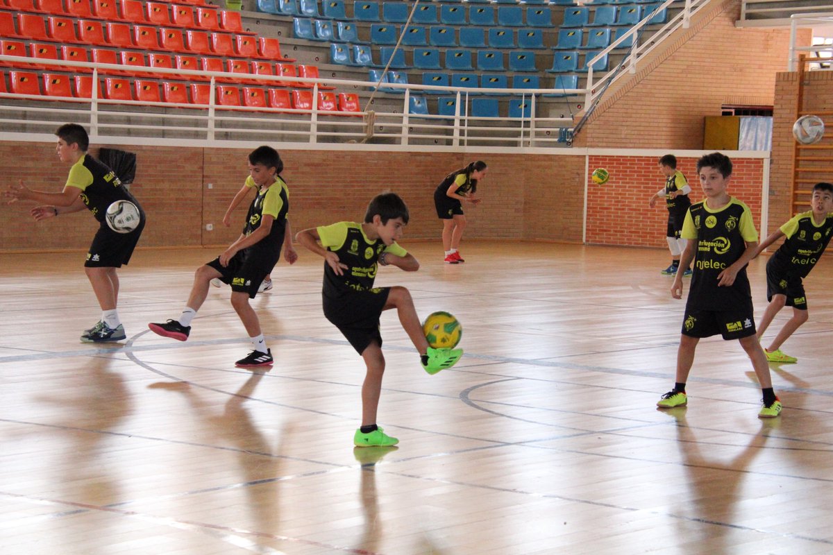 👌 Alcalá la Real superó con éxito una nueva sesión del campus de verano de <a href="/JaenFSplus/">JaenFSplus</a>
 
☀️ Ante el calor, fútbol sala y piscina
 
🔝 ¡¡Lo estamos pasando súper bien!!

#SomosJaén💛