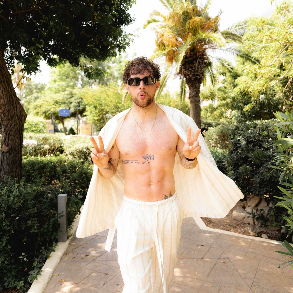 Tom Grennan tweet media