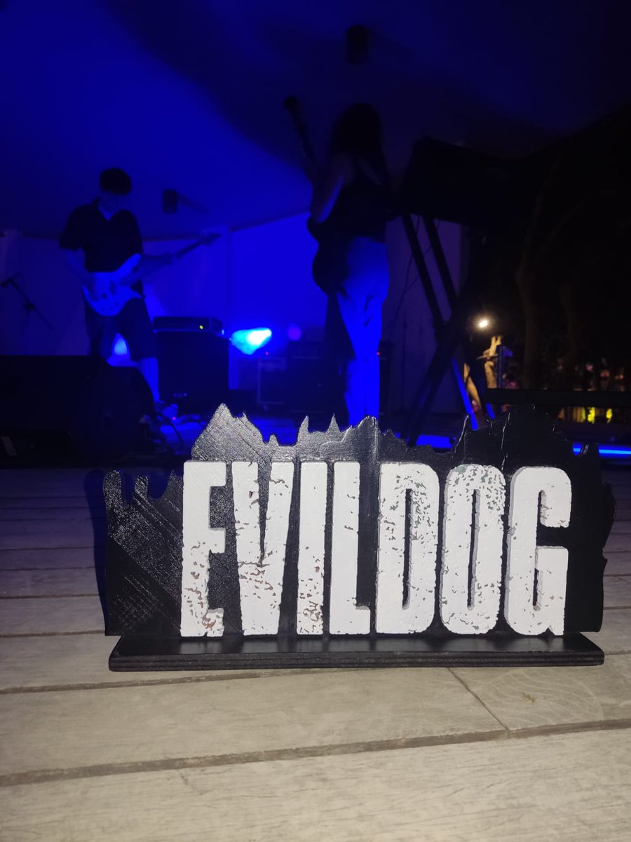 Que bien lo hemos pasado en #brisaentubarrio de <a href="/festival_brisa/">Brisa Festival</a> ¡Que bien nos han tratado y cuánto hacen por la música emergente! De lujo 👌😬 ahora tenemos mono de escenario. 🐒