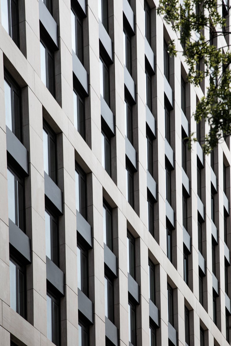 One Clinton is a mixed-use tower bridging urban scales. Its limestone and bronze façade gives the building an elegant presence within the varied urban context, while its three faces embrace the harbor, Manhattan, and brownstone Brooklyn.⁠

Read more: marveldesigns.com/work/one-clint…