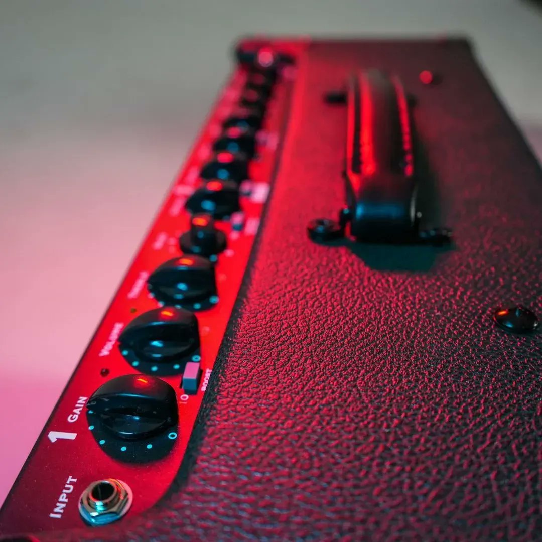 TraynorAmps's tweet photo. The YCV is our longest-running amp series to date.
Which one is your fav?
#traynor #traynoramps #guitaramp #tubecombo #guitarist #livemusic #tubeamp #musician #guitarplayer #guitargear #music #tubeamp #guitaramps #rock #electricguitar #guitaramplifier #amp #guitarlife https://t.co/vSbSexyJYQ