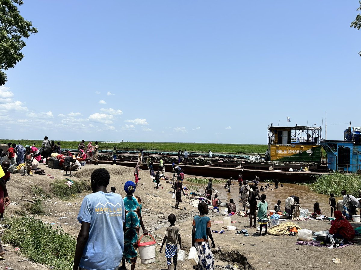 Traveled to Malakal today w/Hon Minister Albino, @UNHCRSouthSudan & dev partners to meet with local Gov officials & Returnees fleeing from active conflict in Sudan. The World Bank is supporting #durablesolutions for all those forcibly uprooted & their host communities