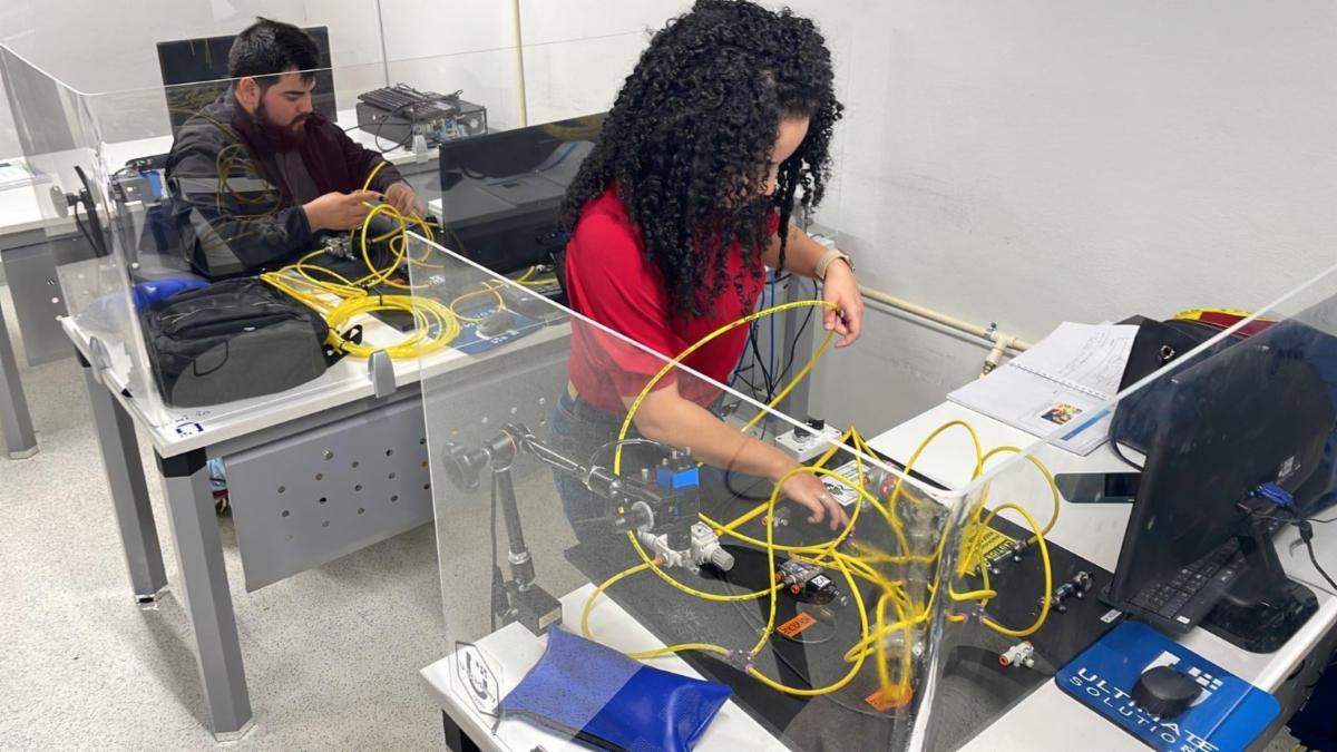 usolutionspr's tweet photo. Automation Training in progress. Our Certified Automation Fundamentals is a 2-week technical theoretical and hands-on experience training for clients, credited by CIAPR and certified by Ultimate Solutions. 

#automation #training #uacademy https://t.co/14Ib1880Q1