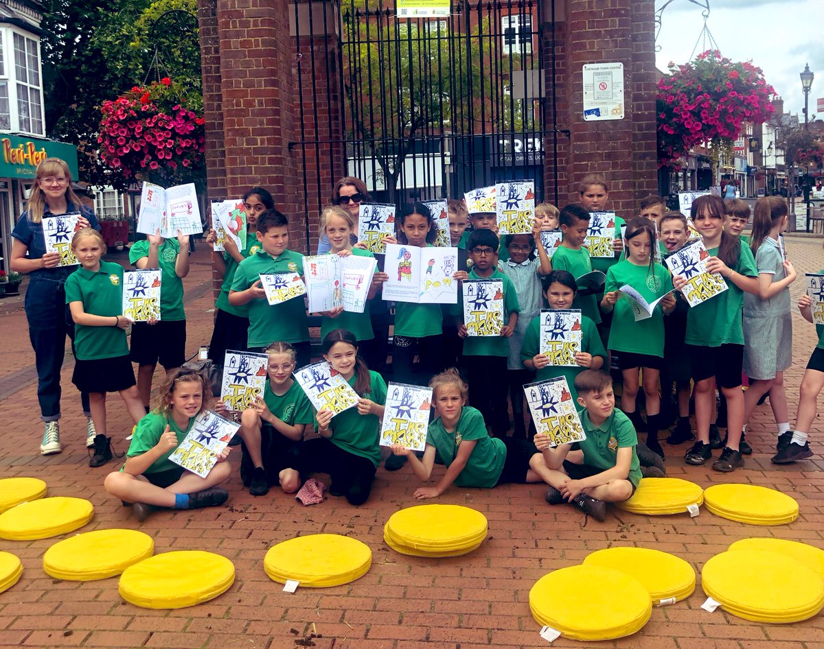 Ver_WPA's tweet photo. The year 4 books! ❤️ @roalddahlmuseum #WatersideWriting https://t.co/DqFppQxQiw