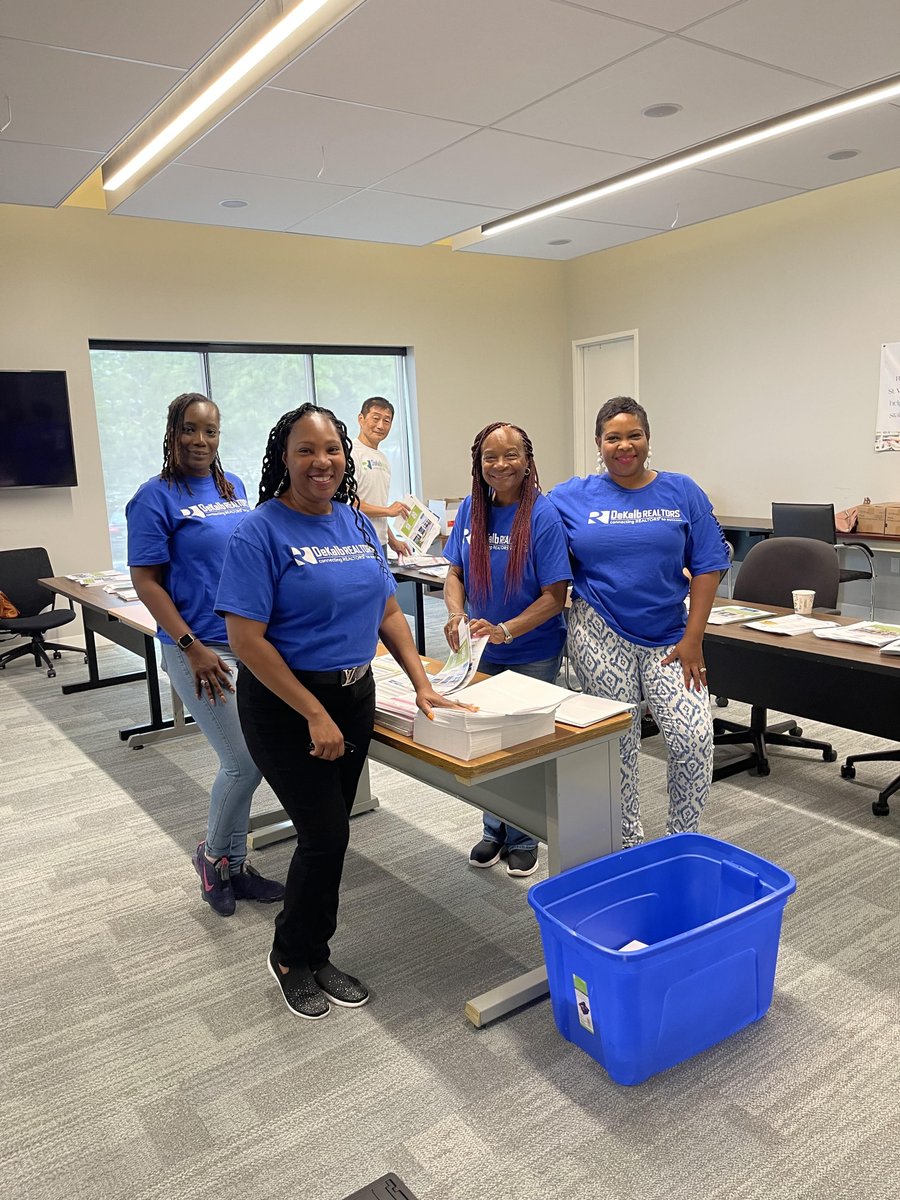 DeKalb Realtors® Community Outreach Committee recently visited St. Vincent de Paul and supported a volunteer opportunity helping pack the bookbags for the SVDP Back-to-School bookbag drive. 
#dynamicdekalbrealtors #communityoutreach #RealtorsAreGoodNeighbors