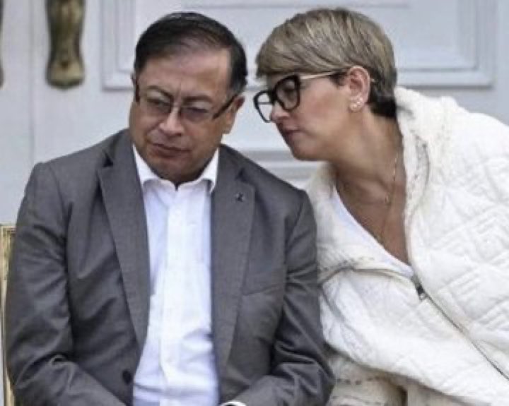 AntiSantos tweet media