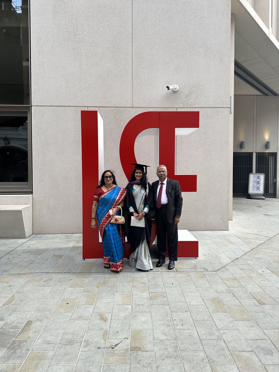 What a vibrant academic environment of the prestigious ⁦<a href="/LSEnews/">LSE</a>⁩,here every stone speak the glorious past of this great world class institution of learning; they don’t teach alone, but make humans. Kudos ⁦@srishti_acharya⁩ for bringing these laurels to the family.