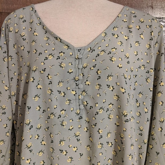 colorful_unique's tweet photo. So good I had to share! Check out all the items I'm loving on @Poshmarkapp #poshmark #fashion #style #shopmycloset #americaneagleoutfitters #rue21 #maurices: https://t.co/gDUl9E6AQA https://t.co/tKGfqP6ET1