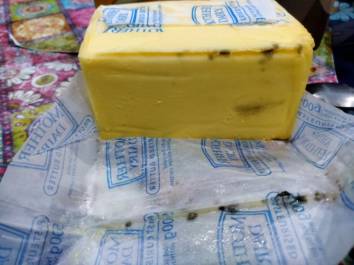 abhiJAY____'s tweet photo. I bought an 500gm of butter from @MotherDairyMilk but after opening it I saw there is fungus on one corner and adjacent side.
I bought it from nearest reliance smart point.

Please correct me if I'm wrong and if not then is this what we consumers should get from Mother Dairy??? https://t.co/Ih7jrzbVVt