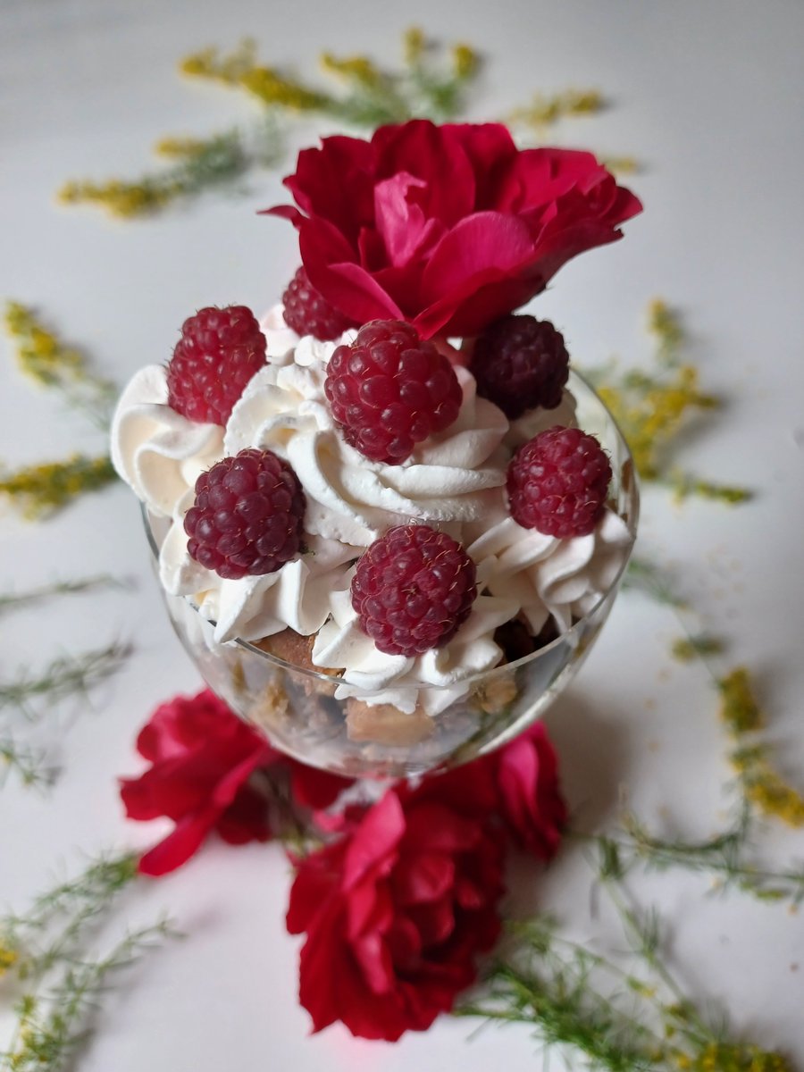 Angeloffiend's tweet photo. Guess what? I've found a way to make baking a piece of cake! 🍰😉 No more worrying about different diets and preferences. Let's bake up something amazing together! Get your free personal dessert consultation now! 🎉 https://t.co/hbnxfaF6kg . #dessert #coaching #baking #cooking https://t.co/ySxQhMSzFD