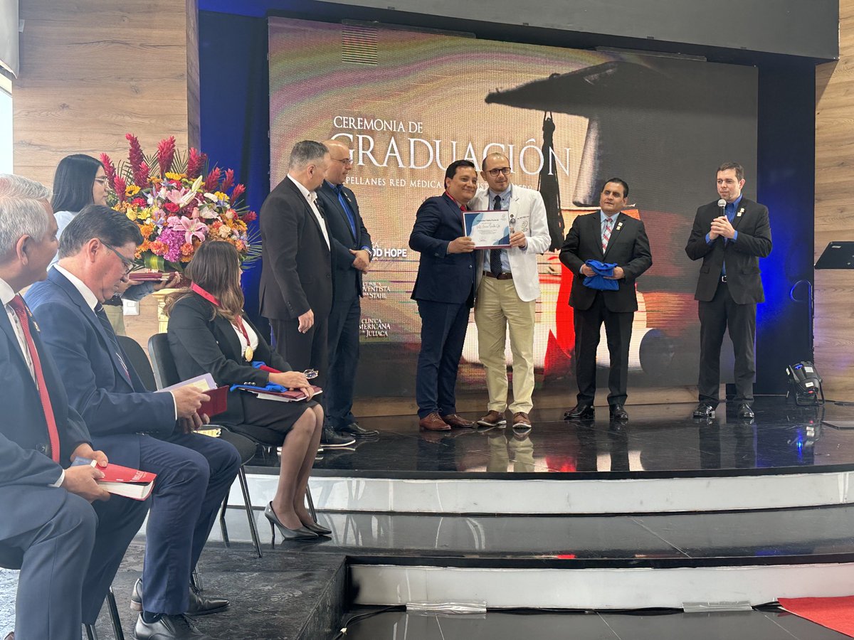 Graduación de capellanes en la UPS