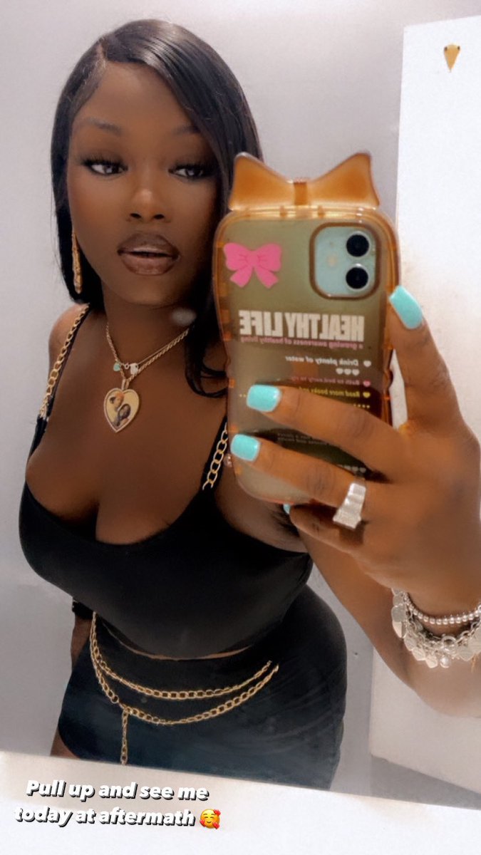 KizzyBrown__'s tweet photo. Your new favorite 🖤 https://t.co/UyjxYzs2AI