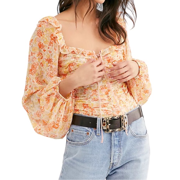 Scarletp16's tweet photo. So good I had to share! Check out all the items I'm loving on @Poshmarkapp #poshmark #fashion #style #shopmycloset #freepeople #laurenralphlauren #charlesglueck: https://t.co/18c4h2Id6G https://t.co/aDDmlvphCj