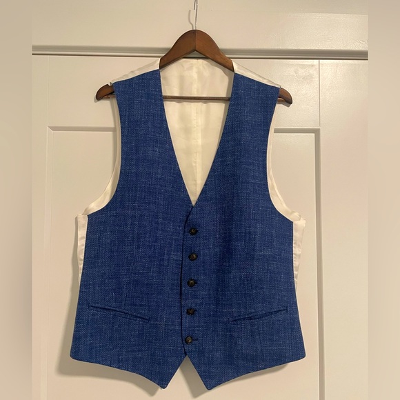 sephotodesign's tweet photo. So good I had to share! Check out all the items I'm loving on @Poshmarkapp from @LaurelL93355882 @DanMaxMcGowan1 #poshmark #fashion #style #shopmycloset #maccosmetics #suitsupply #madewell: https://t.co/njAx2BabLS https://t.co/H1fvm2QS95
