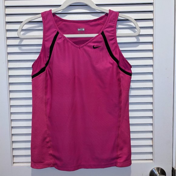 atouchofkenya's tweet photo. So good I had to share! Check out all the items I'm loving on @Poshmarkapp #poshmark #fashion #style #shopmycloset #nike #loveshackfancy #peloton: https://t.co/TuyNRItZhp https://t.co/op5xCMAAPk