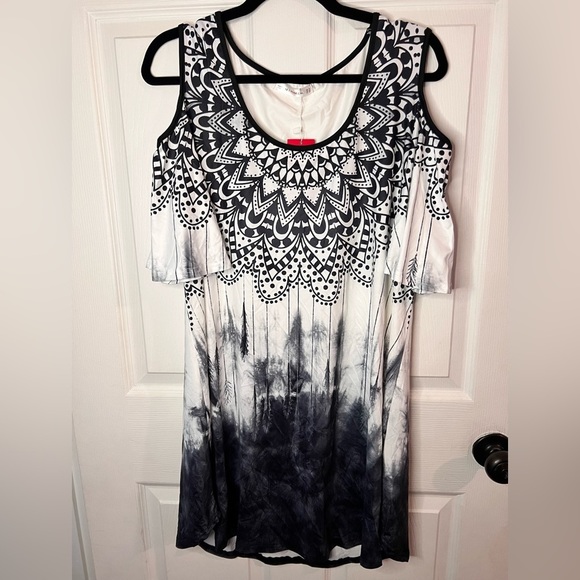 eylin2013's tweet photo. So good I had to share! Check out all the items I'm loving on @Poshmarkapp #poshmark #fashion #style #shopmycloset #rosegal #calvinkleinperformance #asos: https://t.co/hmgDCMh62F https://t.co/Mg8T5NiUOL