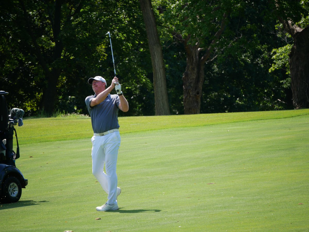 Things are getting very interesting as the leaders have made their way to the back-nine. Mick Smith is attempting to catch Brad Lanning. The title is on the line along with three spots to the National Sr PGA Professional Championship. 

Leaderboard - https://t.co/gYuUGZcM3N https://t.co/0B1tDuxj0G