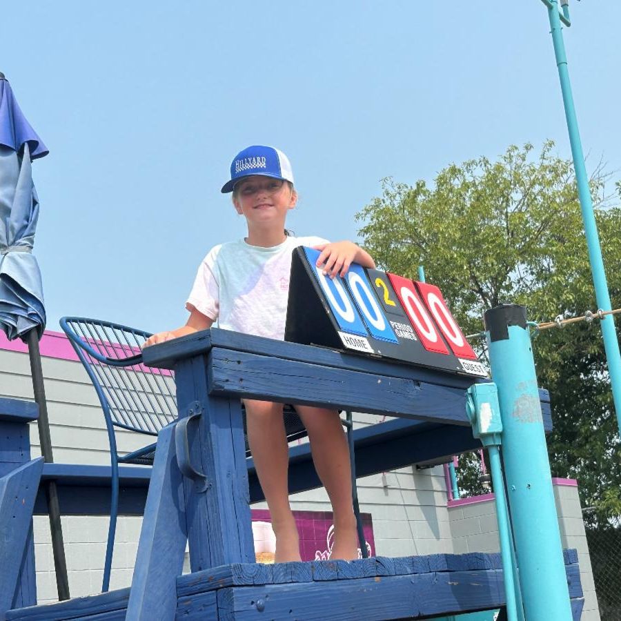 Hillyard’s team serving up some smiles during the volleyball competition of the Corporate Challenge.  We’re diggin’ this competition stuff, if you know what I mean, Ace! 😉🏐