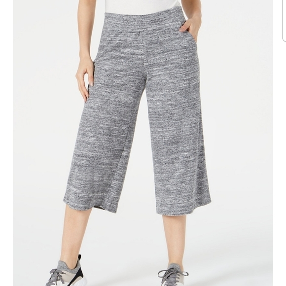 thriftstigators's tweet photo. So good I had to share! Check out all the items I'm loving on @Poshmarkapp from @KCTrump2024 #poshmark #fashion #style #shopmycloset #puma #jonesnewyork #ideology: https://t.co/oewviJgsWl https://t.co/tNwqiBNYp6