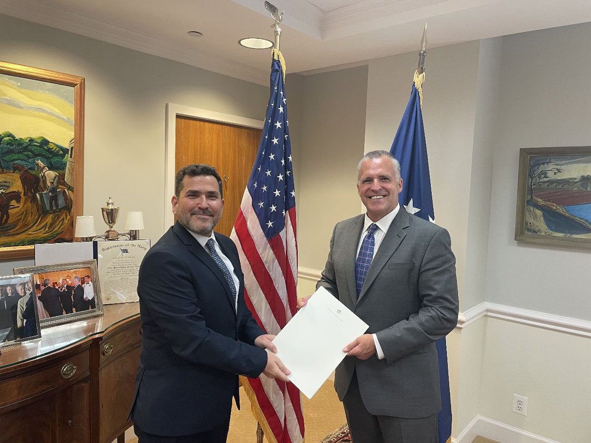 ecsavva's tweet photo. A great honor to have presented copies of my credentials to @rufusgifford at @StateDept as 🇨🇾 Ambassador to the 🇺🇸Looking forward to bringing our relations to even greater heights! @CyprusMFA https://t.co/qungVG3PqY